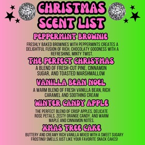 K&ouml;nnte beinhalten: Eine Weihnachtsduftliste mit einem rosa-gr&uuml;nen Farbverlauf, zwei Discokugeln und schwarzen Sternen. Der Text listet die D&uuml;fte auf: Peppermint Brownie, The Perfect Christmas, Vanilla Bean Noel, Winter Candy Apple und Xmas Tree Cake.