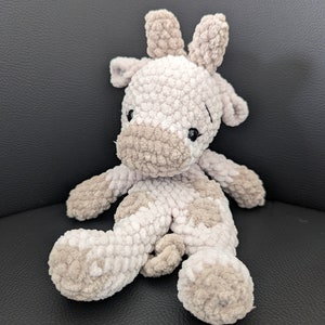 Baby Giraffe Griffey| self-crocheted comforter| giraffe