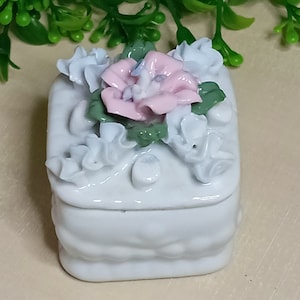 Vintage Small Porcelain Floral Trinket Box