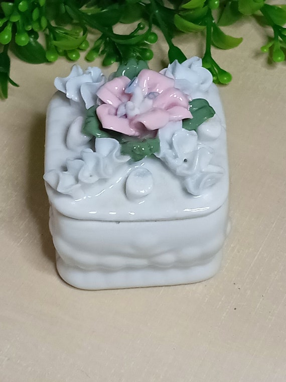 Small floral trinket - Gem