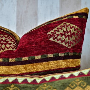 Red geometric kilim pillow cover, Turkish throw pillow Cover, Bohemian kilim pillow cover, Moroccan pillow, Red green pillow covers design