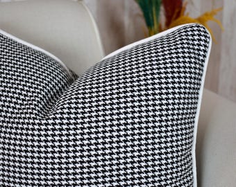 Black & White Linen Throw Pillow Cover: Crow's Foot Design