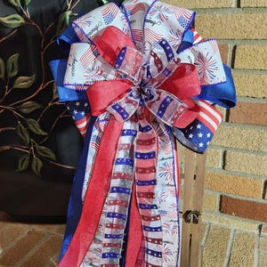 Stars & Stripes Standout Bow 12-inch bow Extra-long tails