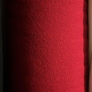 Tessuto italiano di lana rossa pesante, larghezza 150 cm