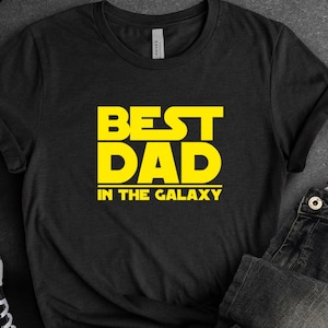Best Dad in the Galaxy Tshirt – Funny Father’s Day Gift Tee, Sci-Fi Dad Shirt, Cool Dad Gift Idea from Kids, Space Theme Dad T-Shirt,New dad