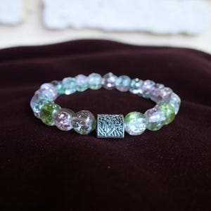 Handmade Green & Pink Glass Bead Bracelet: Dainty Women&#39;s Jewelry