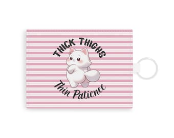 Thick Thighs Thin Patience Kartenetui aus Saffiano-Leder mit rosa Streifen und Katzenmuster