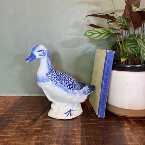 Vintage Blue and White Goose Statue, Chinoiserie Figurine, Blue & White Decor, Farmhouse Decor, Cottage Core, Ceramic Duck, Spring Fun Duck