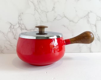 Red Enamelware Cooking Pot with Lid and Teak Wood Handle and Knob, Vintage Red Cookware, 1.5 QT, Mid Century Fondue Pot, Gift for Home Chef