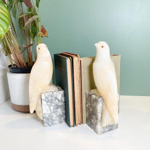 Pair of White and Grey Marble Italian Parrot Bookends, Vintage Marble Bird Bookends, MCM Vintage Home, White Marble Parrot, Vintage Doorstop