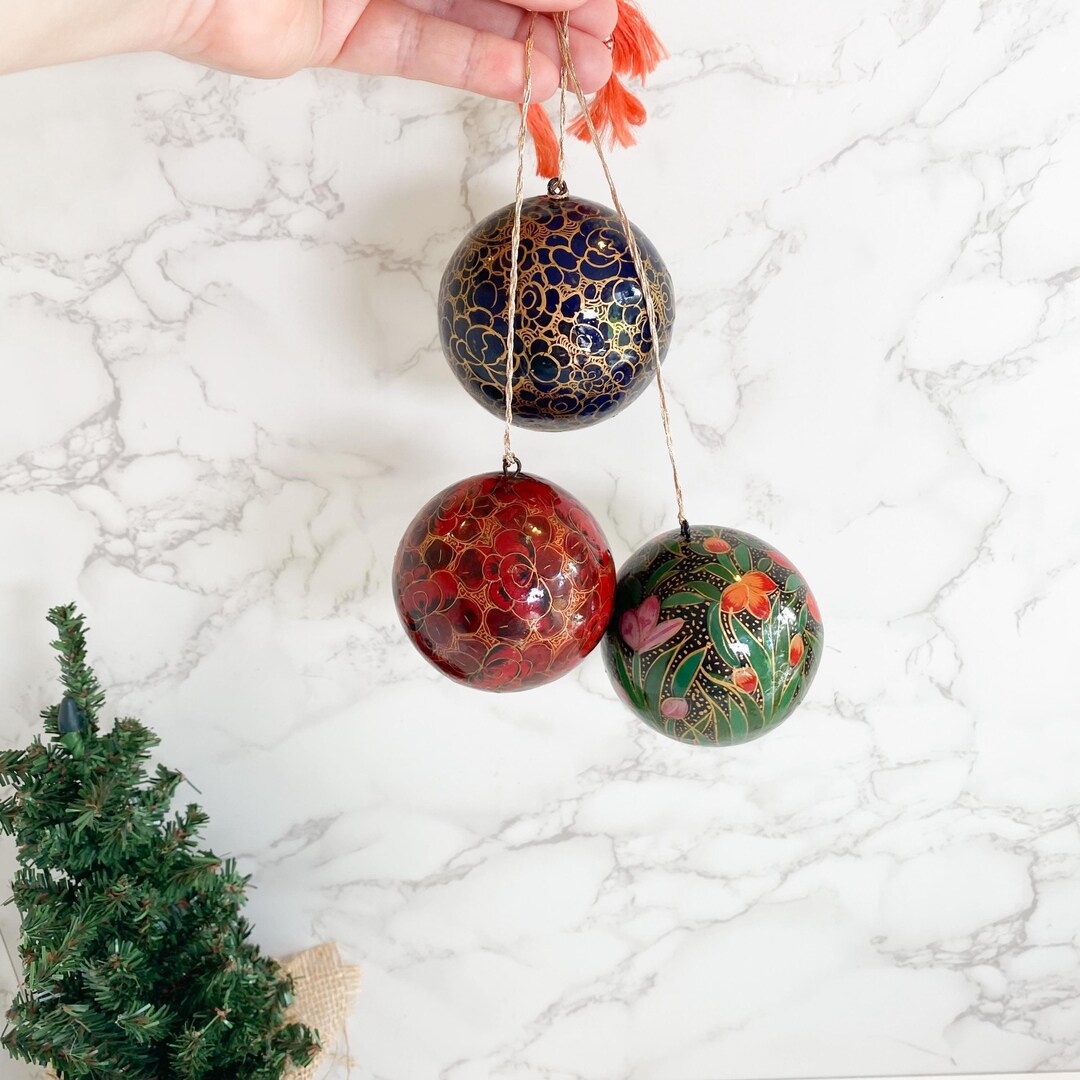 Ball - Kashmir Handpainted Christmas Ornament 01
