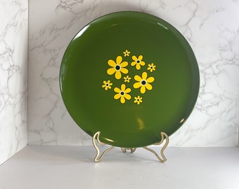 Vintage Green Melamine Flower Power Tray, Round Melamine Platter, Yellow Daisies on a Green Plate, MCM Barware Platter, Serving Tray
