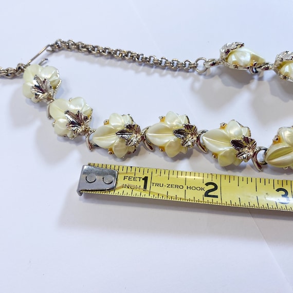 Vintage White Lucite Thermoset Maple Leaf Necklac… - image 4