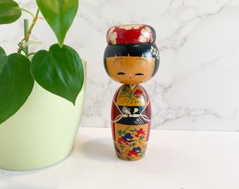 Vintage Kokeshi Woman in a Red Gown with Blue and Red Flowers, Artistic Japanese Doll, Rotational Bobble Head Wood Doll, Advertising Kokeshi