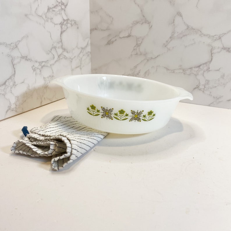 Vintage Fire King Baking Dish in the Green Meadow Pattern, Fire King Quiche Dish, Vintage