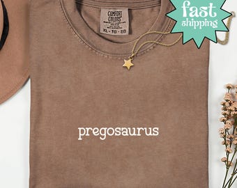 Comfort Colors® Pregosaurus Shirt, Schwangerschaftansage Shirt, Baby-Dusche-Geschenk, lustiges Mutterschaft Shirt, erwartet Mama T-Shirt, Preggy Shirt
