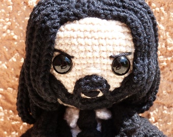 John Wick and his dog: crochet pattern for left-handers in English and German