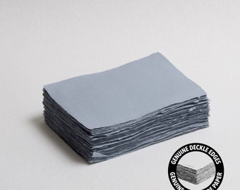 Papel de algodón hecho a mano de 5" x 7" y 200 g/m², color azul empolvado, con bordes irregulares // Papel para bodas, invitaciones, caligrafía y otros usos artísticos.