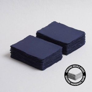 4,875" x 3,5" (4 barre) 200 g/m², carta con bordo deckle blu intenso // carta di cotone, carta per inviti, matrimonio d'arte, carta per calligrafia