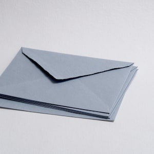 6.4" x 9" (C5) Blauer Karton mit Büttenrand // Einladungs Umschläge, Baumwoll Umschläge, Fine Art Hochzeit, Hochzeitsumschläge