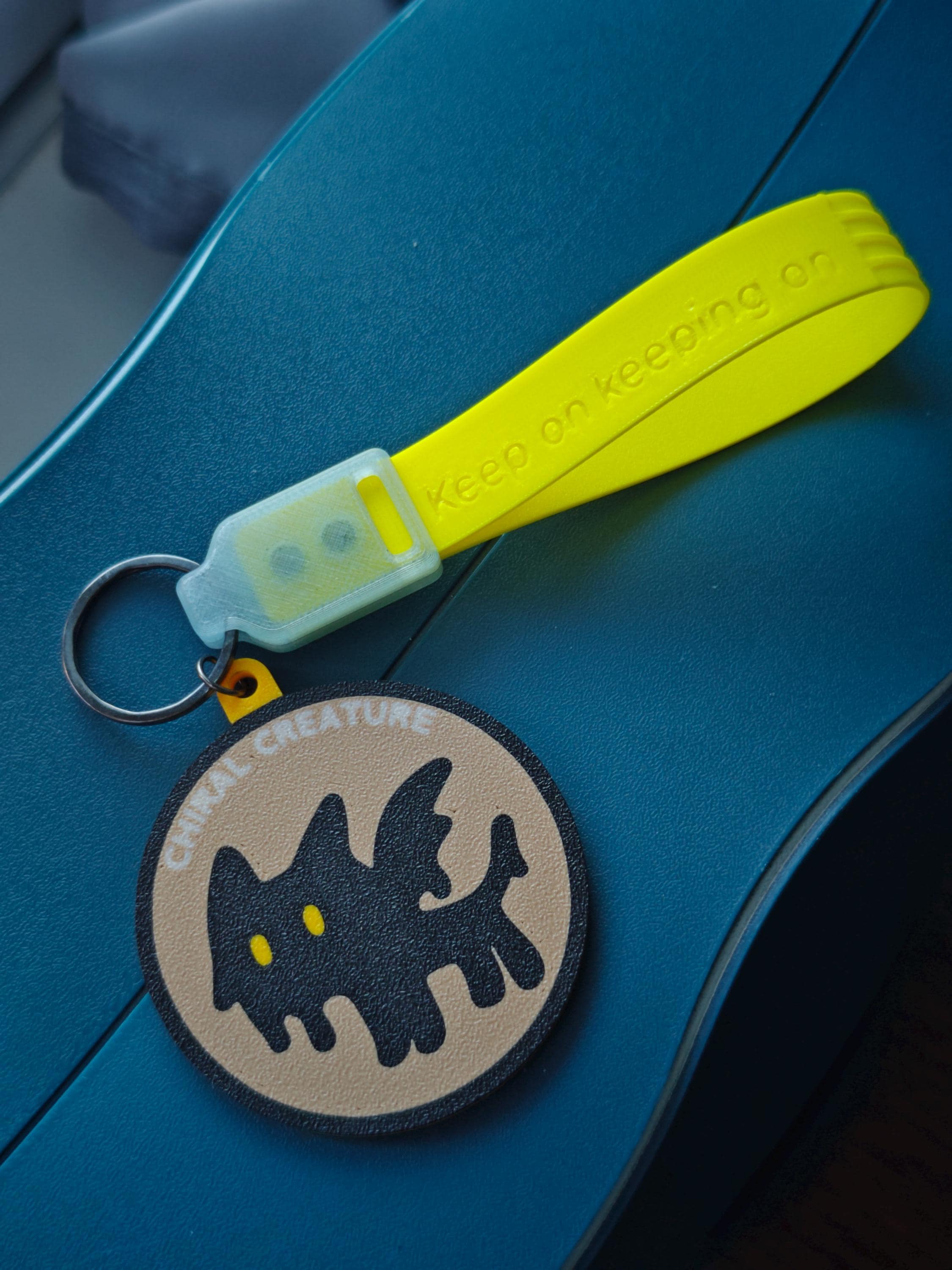 小物・アクセサリー DEATH STRANDING 2 KEYCHAIN DEATH STRANDING 2 JAPAN POPUP TOUR】DEATH STRANDING 2 BT