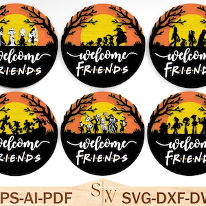 Pu&ograve; includere: Sei decorazioni rotonde a tema Halloween con sagome nere di personaggi, alberi e un tramonto. Le parole "welcome FRIENDS" sono in scrittura bianca. La parte inferiore dell'immagine presenta il testo "EPS-AI-PDF" e "SVG-DXF-DWG".