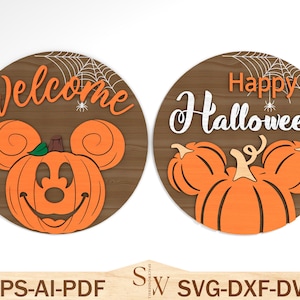 Puede incluir: Dos letreros redondos de madera de Halloween. Uno dice "Welcome" con un diseño de calabaza, y el otro dice "Happy Halloween" con gráficos de calabaza. Ambos tienen telarañas y arañas.