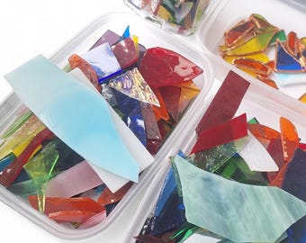 Stained Glass Scraps – 1.5kg of Mixed Glass Offcuts for Mosaic Crafts and Art Projects
