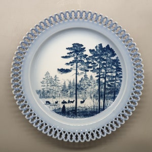 1970s Bing & Grøndahl Denmark &quot;Djur i Gryning&quot; / &quot;Animals at Dawn&quot; Collectible Wall Plate, By Harald Wiberg | Vintage Scandinavian Porcelain
