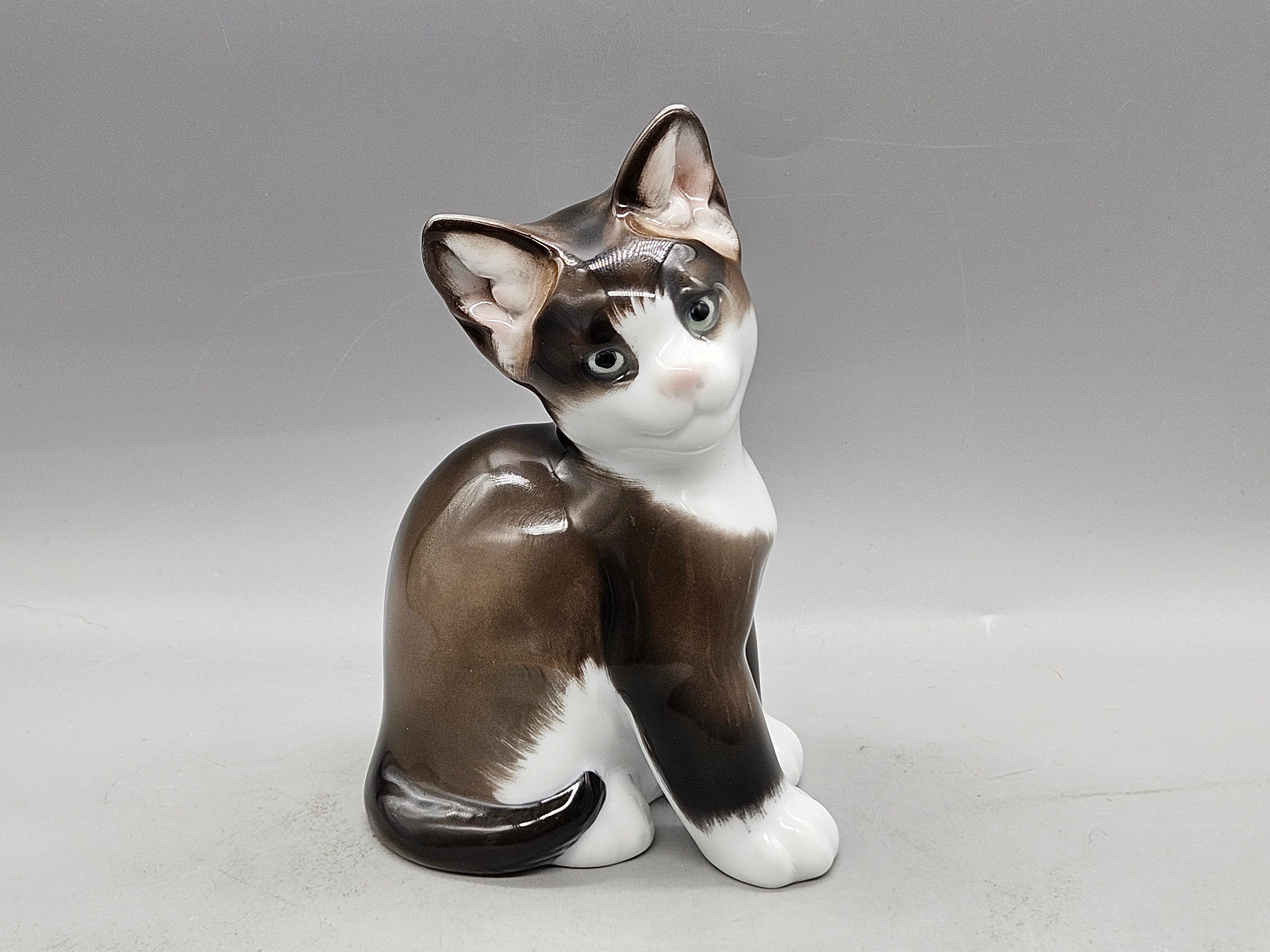 完品　美品　ローゼンタール　振り返る猫のフィギリン　ドイツ　ヴィンテージ 完品 美品 ローゼンタール 振り返る猫のフィギリン ドイツ