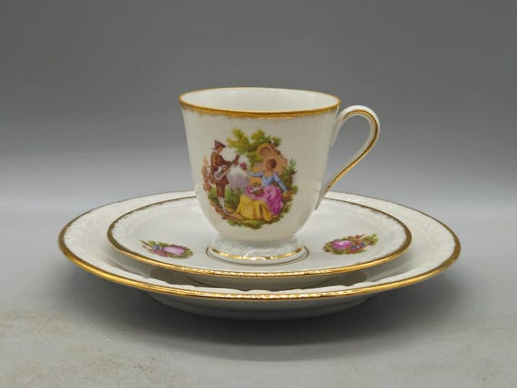 1940s Schwarzenhammer Bavaria Demitasse Cup, Saucer and Dessert