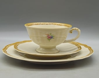 Juego de té de porcelana Krautheim & Adelberg Bavaria Alemania de la década de 1950: taza, platillo y platos de postre.