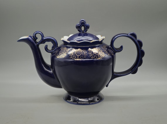 1980s Vozrozhdenie Bronnitsy Porcelain Cobalt Blue Teapot