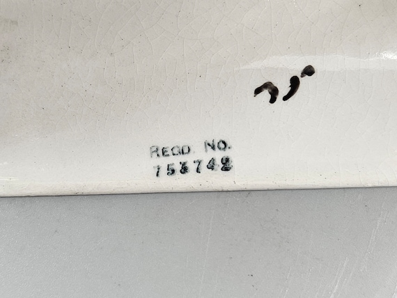 1930 年代のイギリス製バター皿 / トレイ、蓋付き、花と金の装飾付き