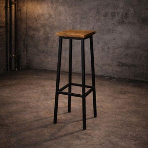 Sgabello bar metallo legno fatto a mano per cucina industriale - Handmade metal and wood bar stool for modern industrial kitchen