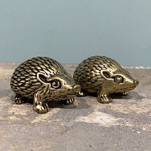 Get 2pcs Handmade Brass Couple Hedgehog Sculpture / Living Room Office Study Room Home Furnishings