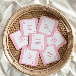 Jolies cartes TBR | Cartes d'invite de poker TBR | Cartes d'invite livresques | Réserver des cartes de tarot | Cadeau pour les amoureux des livres | Cadeau rat de bibliothèque