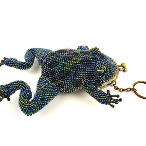 Knitted green frog beaded toad keychain wallet coin holder candy holder amphibian gift for any holiday