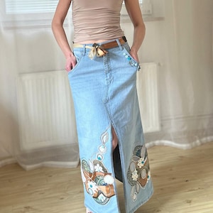 Handgemachter Jeansrock. Maxi. Applikationen und Stickereien. Größe 38, Boho, Vintage Patchwork