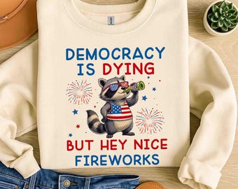 Funny Raccoon 4 juillet PNG : Design de chemise de protestation (téléchargement numérique)