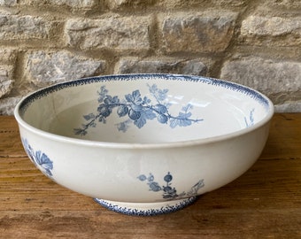 U & C Sarreguemines 'Groseilles' bowl (large)
