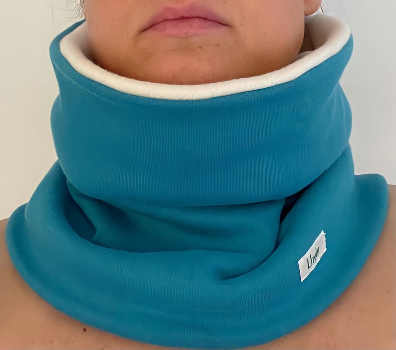 Teal snood image 1