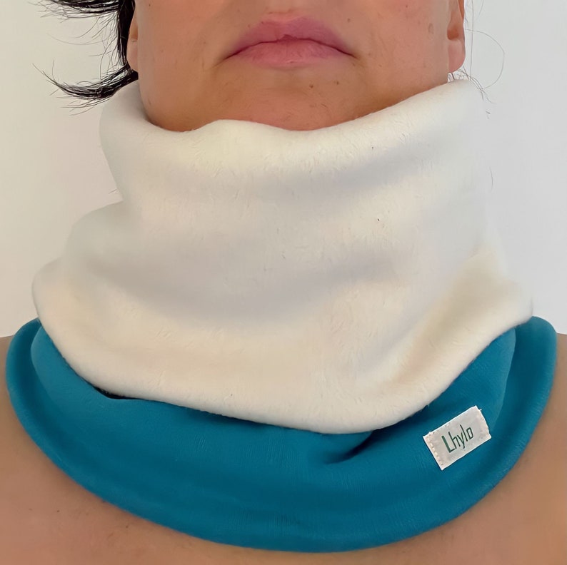 Teal snood image 2