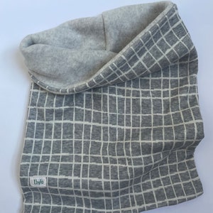 Geo gray snood image 2