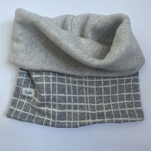 Geo gray snood image 1