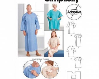 Pode incluir: Molde de costura Simplicity S9490 para vestuário adaptativo com fechos de velcro. O molde inclui designs para um roupão de manga comprida, uma túnica de manga curta e um top tipo poncho, com desenhos técnicos e instruções.
