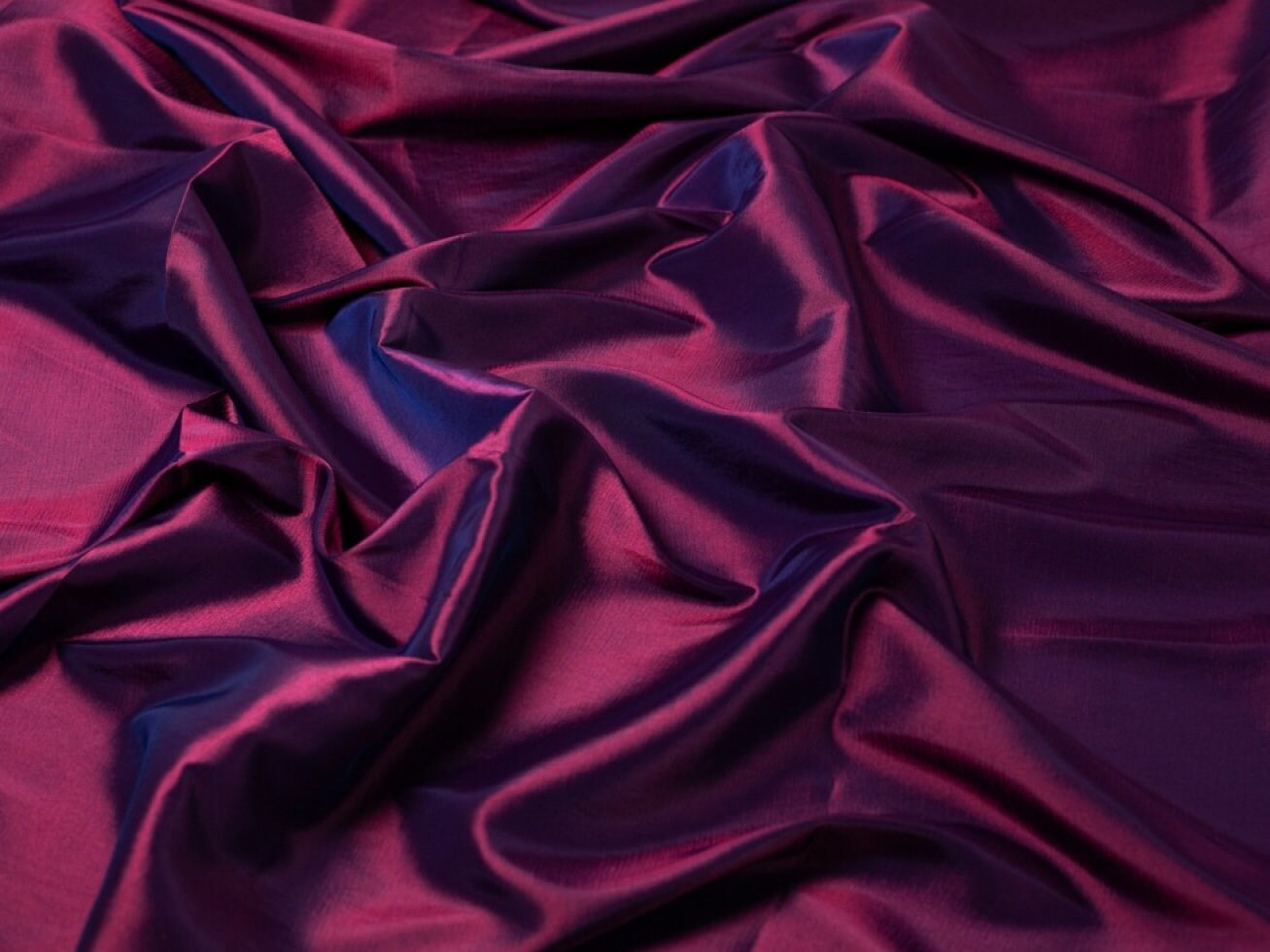 Minerva Core Range Two Tone Shot Taffeta Fabric Chalky Lilac Plain ...