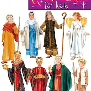 Peut inclure: Une pochette de patron de couture Simplicity 4797 pour costumes d'enfants présentant des illustrations de huit personnages en tenues historiques et religieuses, incluant robes, tuniques, couronnes, ailes et bâtons, avec le texte Costumes for kids.
