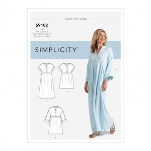 Puede incluir: Un patrón de costura Simplicity, S9102, que presenta un vestido largo azul claro con botones en la parte delantera y mangas tres cuartos. El patrón incluye opciones de tallas para tallas 34-42. La imagen también muestra a una mujer con el vestido.