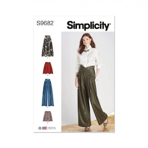 Può includere: Cartamodello Simplicity S9682 con una camicia bianca abbottonata e pantaloni a gamba larga a vita alta con fascia in vita incrociata. La busta del cartamodello mostra quattro varianti dei pantaloni in diversi tessuti, colori e lunghezze.